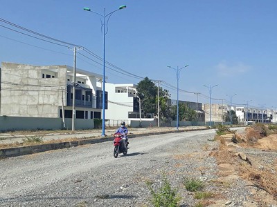 Thị trường bất động sản đang trầm lắng, thanh khoản giảm ở tất cả các phân khúc