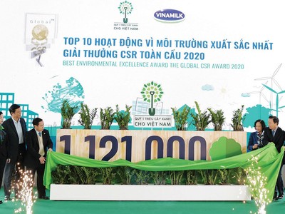 Vinamilk đã thực hiện việc trồng 1 triệu cây xanh từ cách đây 10 năm, đóng góp trực tiếp vào mục tiêu giảm phát thải khí nhà kính