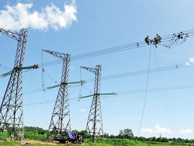 Các dự án truyền tải điện của EVN đang đối mặt với thách thức lớn về giải phóng mặt bằng. Ảnh: Đức Thanh