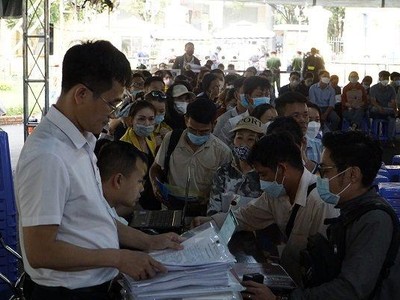 Nhiều bị hại trong vụ án được hướng dẫn làm thủ tục đối chiếu thông tin