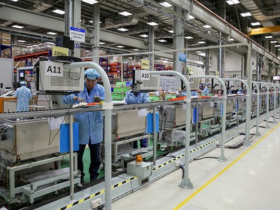 Đầu tư ở Việt Nam năm 2023: Hy vọng vào “của để dành” 