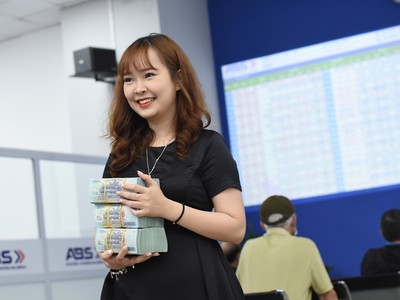 Đỏ - xanh bảng điện