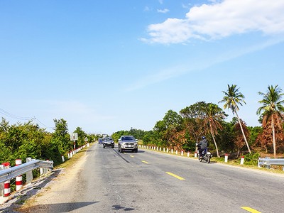 Một đoạn Quốc lộ 26B.