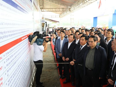 Thủ tướng Phạm Minh Chính chỉ đạo chủ đầu tư, nhà thầu tăng cường các biện pháp rút ngắn thời gian thi công Dự án cao tốc Quảng Ngãi - Hoài Nhơn