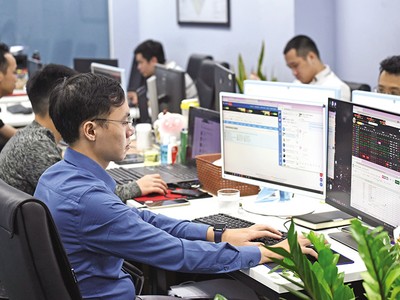 Sau năm lãi lớn, chứng khoán năm 2022 đã quay đầu giảm trước những thay đổi của thị trường. Ảnh: Đức Thanh