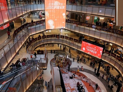 Theo nhận định của Ngân hàng UBS, mức tiêu dùng tại Trung Quốc vẫn khá “thận trọng” trong năm 2023. Ảnh: Reuters