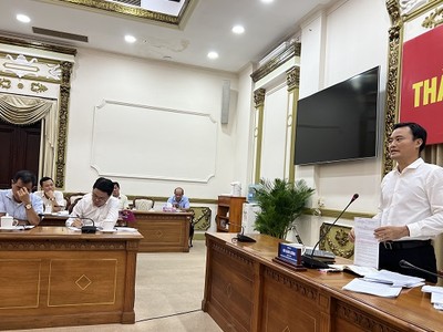 Ông Bùi Xuân Cường, Phó chủ tịch UBND TP.HCM phát biểu chỉ đạo tại cuộc làm việc với HoREA và các doanh nghiệp