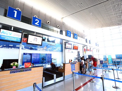 Giai đoạn 2021 - 2030, mạng cảng hàng không cả nước được quy hoạch gồm 14 cảng hàng không quốc tế và 16 cảng hàng không quốc nội. Trong ảnh: Sân bay Tuy Hòa (Phú Yên) 