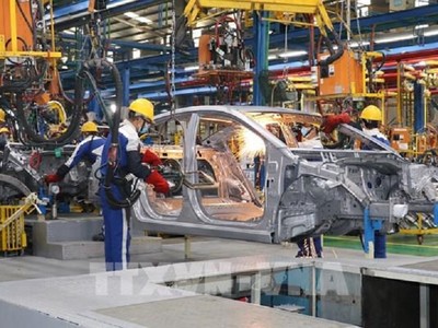 Gỡ khó cho thị trường ô tô, cứu sản xuất 