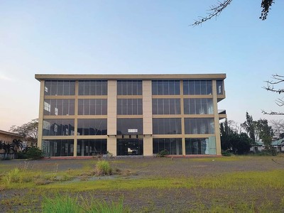 Dự án Siêu thị Xanh Đà Nẵng (Green Mart) xây xong nhưng không hoạt động nhiều năm nay.