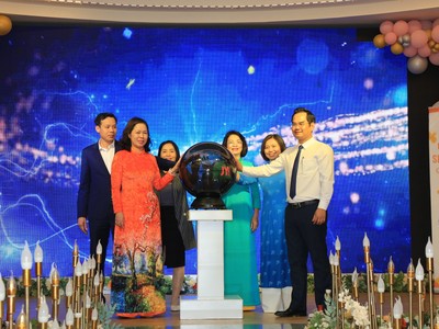 Tổ chức Tầm nhìn thế giới tại Việt Nam cùng Lãnh đạo Hội LHPN thành phố, quận Ngô Quyền thực hiện nghi thức ra mắt Website Choonlinengoquyen.vn