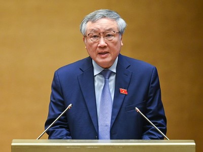 Chánh án Tòa án nhân dân tối cao Nguyễn Hoà Bình được chọn trả lời chất vấn.