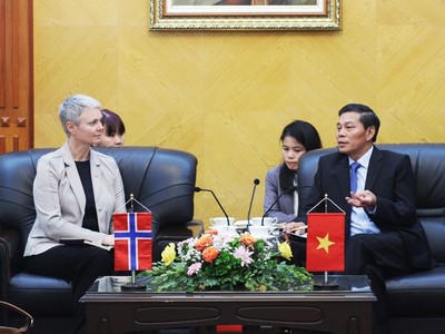 Ông Nguyễn Văn Tùng, Chủ tịch UBND TP.Hải Phòng tiếp và làm việc với Đoàn Đại sứ Vương quốc Na Uy tại Việt Nam