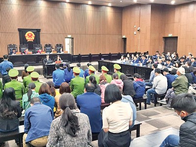 Phiên tòa xét xử sơ thẩm vụ án “rút ruột” ngân hàng hơn 433 tỷ đồng