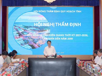 Thứ trưởng Bộ Kế hoạch và Đầu tư Trần Quốc Phương, Phó chủ tịch Hội đồng thẩm định quy hoạch tỉnh chủ trì Hội nghị thẩm định Quy hoạch tỉnh Kiên Giang thời kỳ 2021-2030, tầm nhìn đến năm 2050. (Ảnh: Đức Trung)