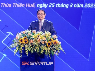 Thủ tướng Chính phủ yêu cầu các bộ, ngành, địa phương tiếp tục tạo môi trường, điều kiện, cơ sở pháp lý thuận lợi để thanh niên khởi nghiệp. Ảnh: VGP/Nhật Bắc