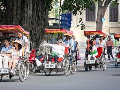 Dự kiến, Quý I/2023, tổng khách du lịch đến Hà Nội đạt 5,88 triệu lượt khách, tăng gấp 2 lần so với cùng kỳ năm 2022. 