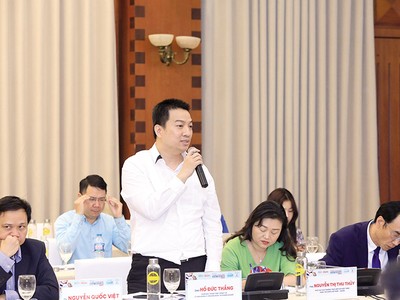 Ông Hồ Đức Thắng, Giám đốc Trung tâm Thông tin (CMSC) phát biểu tại Diễn đàn Tái định vị doanh nghiệp để phát triển bền vững