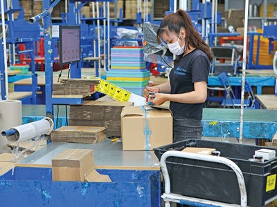 Hoạt động tại bộ phận giao hàng nhanh Tiki Now.