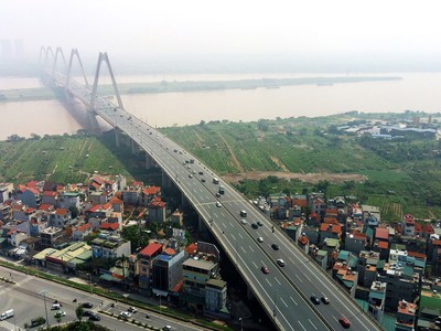 Hạ tầng giao thông cũng là yếu tố phải cải thiện nhiều. Ảnh: Dũng Minh 