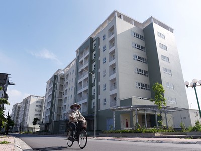 Người thu nhập thấp vẫn khó tiếp cận nhà ở xã hội. Ảnh: Dũng Minh 