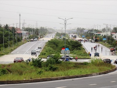 Một số đoạn trũng thấp trên đường Võ Nguyên Giáp, tỉnh Khánh Hòa hay xảy ra ngập nước khi có mưa lớn. Ảnh: P.L