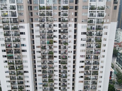 Lãi vay vẫn đè nặng tâm lý thị trường địa ốc