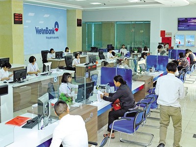 Ngân hàng lo rủi ro gia tăng vì cơ cấu nợ 