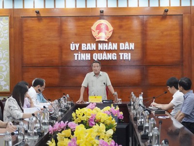 UBND tỉnh Quảng Trị làm việc với WWF về Chương trình thành phố xanh Quốc tế. Ảnh: Tiến Nhất.