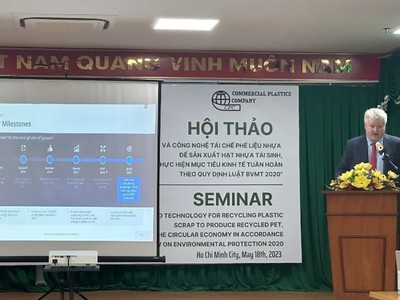 Ông Mr. Steven Granot là Tổng Giám Đốc của Commercial Plastics Holding (Singapore) phát biểu tại Hội thảo.