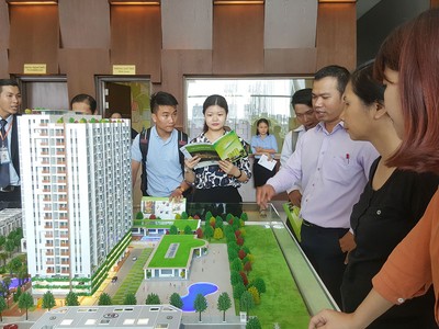 Theo giới chuyên gia, hiện là thời điểm thích hợp để mua bất động sản. Ảnh: Dũng Minh 