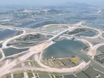 Nút giao Hạ Long Xanh là nút giao có quy mô lớn thứ hai sau nút giao Đầm Nhà Mạc.