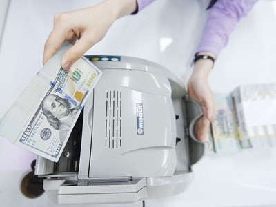 Tháng 5/2023, tỷ giá USD/VND liên ngân hàng dao động trong biên độ hẹp