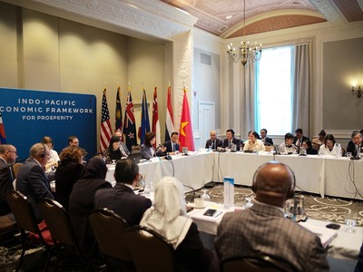 Bộ trưởng 14 đối tác thuộc IPEF tuyên bố kết thúc đàm phán thỏa thuận đầu tiên về chuỗi cung ứng. 