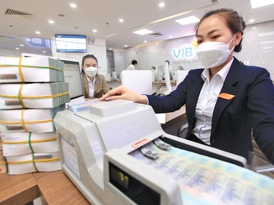 Thu nhập phi tín dụng tại nhiều ngân hàng có xu hướng gia tăng