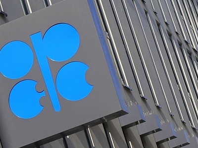 OPEC+ từng cắt giảm nguồn cung gần 10 triệu thùng dầu mỏ vào năm 2020 để cứu thị trường lao đáy. Ảnh: AFP