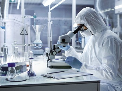 Doanh nghiệp Việt Nam trung bình chỉ chi 1,6% doanh thu hàng năm cho hoạt động R&D. Ảnh: Đức Thanh