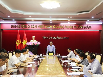 Ngày 5/6, Thường trực Tỉnh ủy làm việc với Tập đoàn Điện lực Việt Nam về tình hình cung ứng điện trên địa bàn tỉnh Quảng Ninh