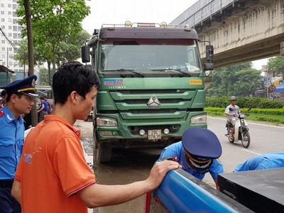 Hà Nội thu hồi phù hiệu hơn 1.055 ô tô vi phạm tốc độ 