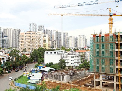 Tình hình kinh tế còn khó khăn, nên thị trường bất động sản khó đạt được những tín hiệu tích cực trong ngắn hạn. Ảnh: Lê Toàn