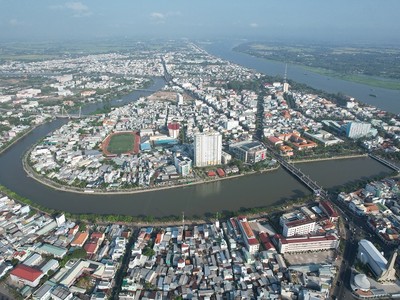 An Giang kiến nghị đầu tư xây dựng cầu Tôn Đức Thắng nối TP. Long Xuyên với cồn Mỹ Hòa Hưng (bên phải)