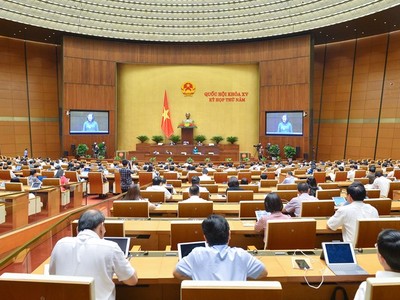 Một phiên họp toàn thể tại Kỳ họp thứ năm của Quốc hội khóa XV.