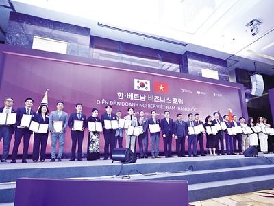 Hàng loạt biên bản ghi nhớ hợp tác đã được ký kết trong khuôn khổ Diễn đàn Doanh nghiệp Việt Nam - Hàn Quốc 