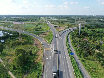 Một yêu cầu quan trọng nhằm đạt được mục tiêu tăng trưởng kinh tế là thúc đẩy giải ngân vốn đầu tư công. Ảnh: Đ.T 