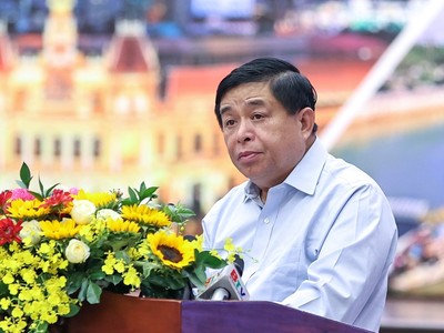 Bộ trưởng Nguyễn Chí Dũng trình bày kế hoạch triển khai hoạt động Hội đồng điều phối vùng Đông Nam. Ảnh: VGP