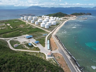 Kho xăng dầu ngoại quan Vân Phong