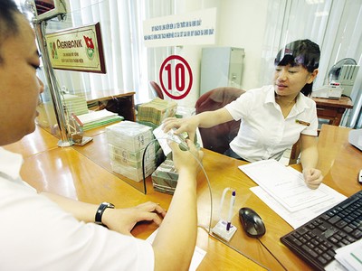 Các ngân hàng cho rằng, cần thêm nhiều chính sách hỗ trợ khác để kích cầu, giảm chi phí cho doanh nghiệp thì mới có thể thúc đẩy tăng trưởng tín dụng... 