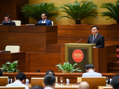 Chủ tịch Quốc hội Vương Đình Huệ phát biểu bế mạc - Ảnh: Quochoi.vn.