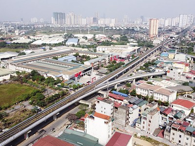 Vốn đầu tư từ Trung Quốc gia tăng mạnh những năm gần đây. Trong ảnh: Tuyến đường sắt Cát Linh - Hà Đông (Hà Nội)