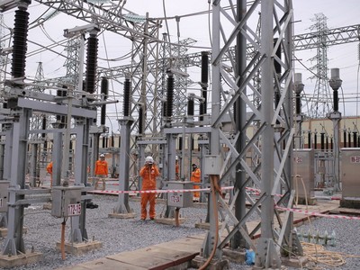 Thi công đấu nối dự án Điện gió Hướng Linh 3 vào Trạm biến áp 220kV Lao Bảo.